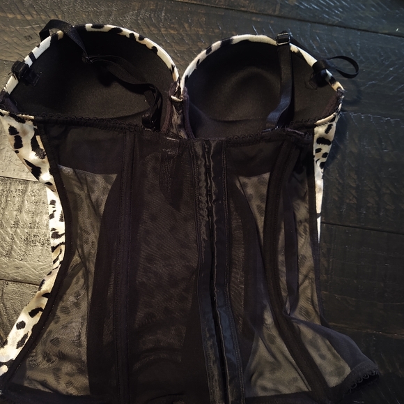 Leopard print bustier 36B stretchy - Picture 2 of 4
